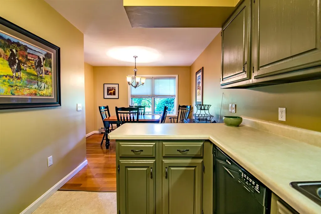 17 Craftsbury Court Essex VT 05452