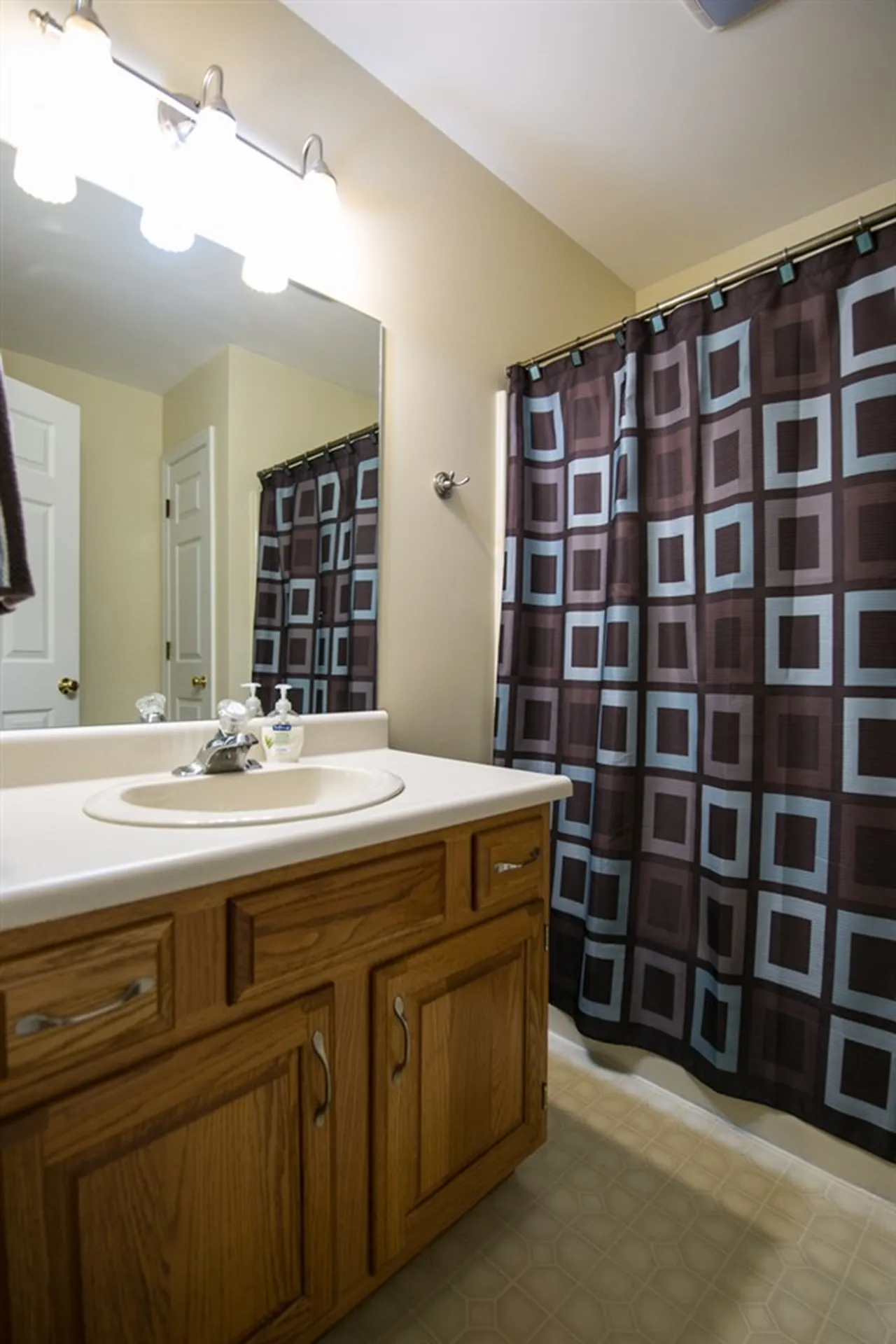 17 Craftsbury Court Essex VT 05452