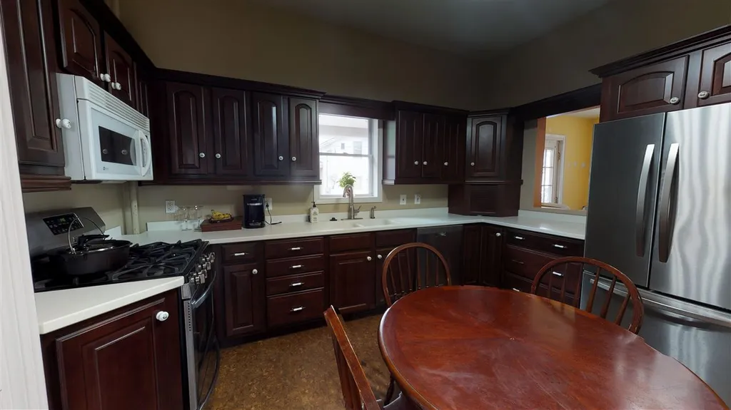 604 Pine Street Manchester NH 03104