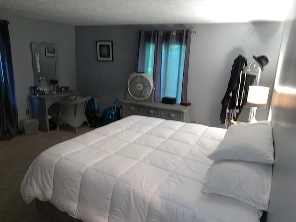 123 Old Derry Road Londonderry NH 03053