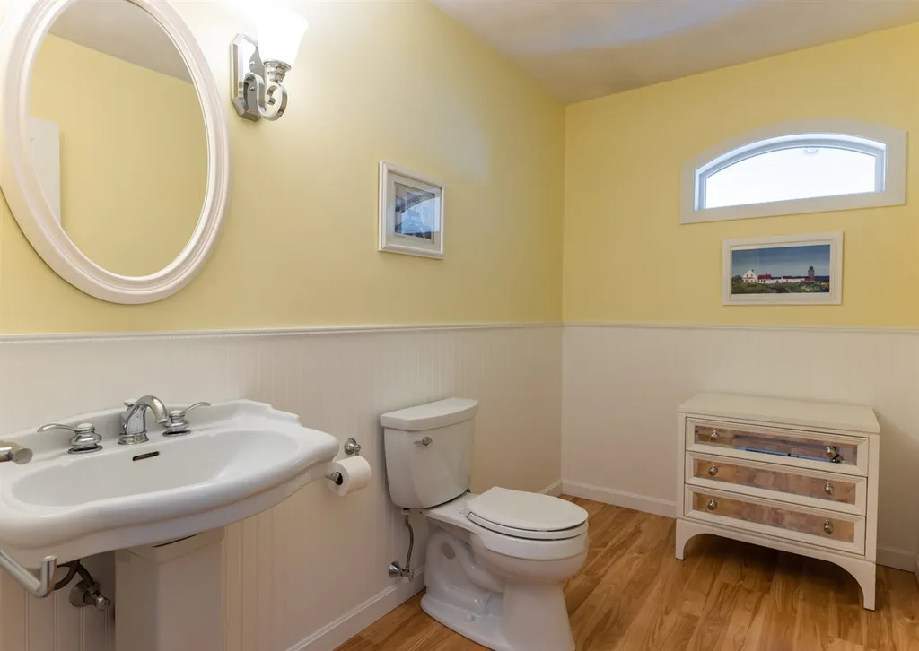 7 Cameron Drive Hollis NH 03049