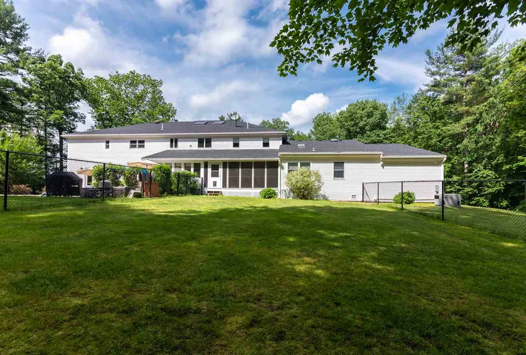7 Cameron Drive Hollis NH 03049
