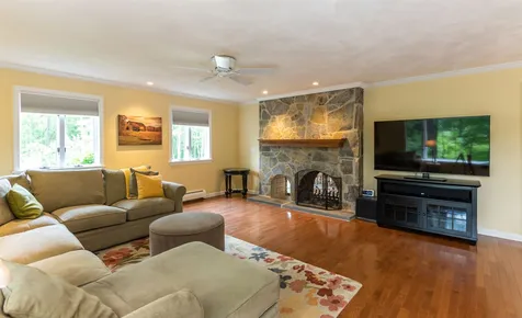 7 Cameron Drive Hollis NH 03049