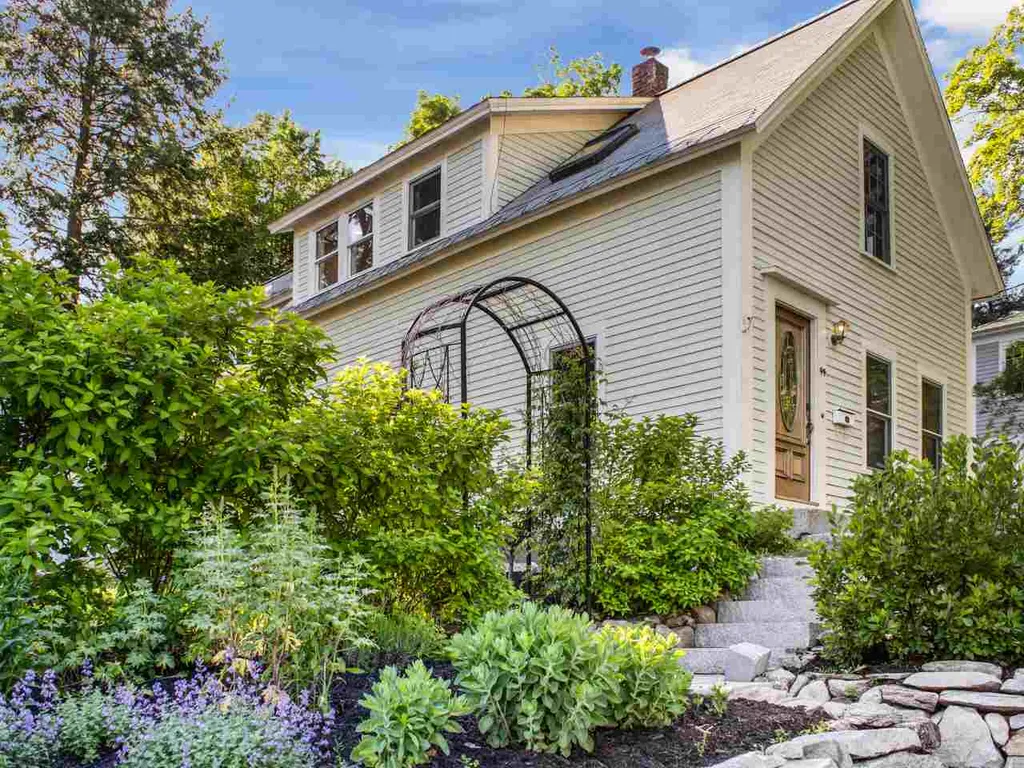 44 Highland Avenue Milford NH 03055