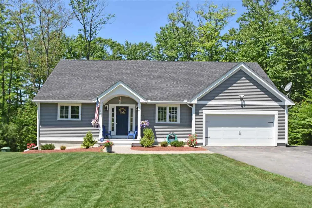 66 Breezy Way Barrington NH 03825