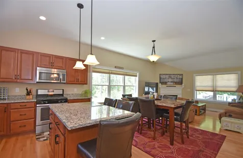 66 Breezy Way Barrington NH 03825