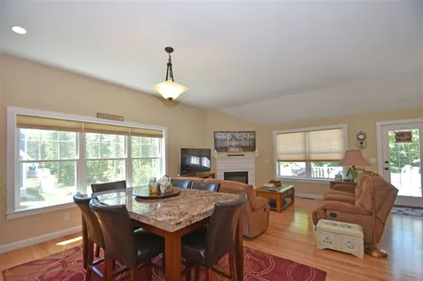 66 Breezy Way Barrington NH 03825