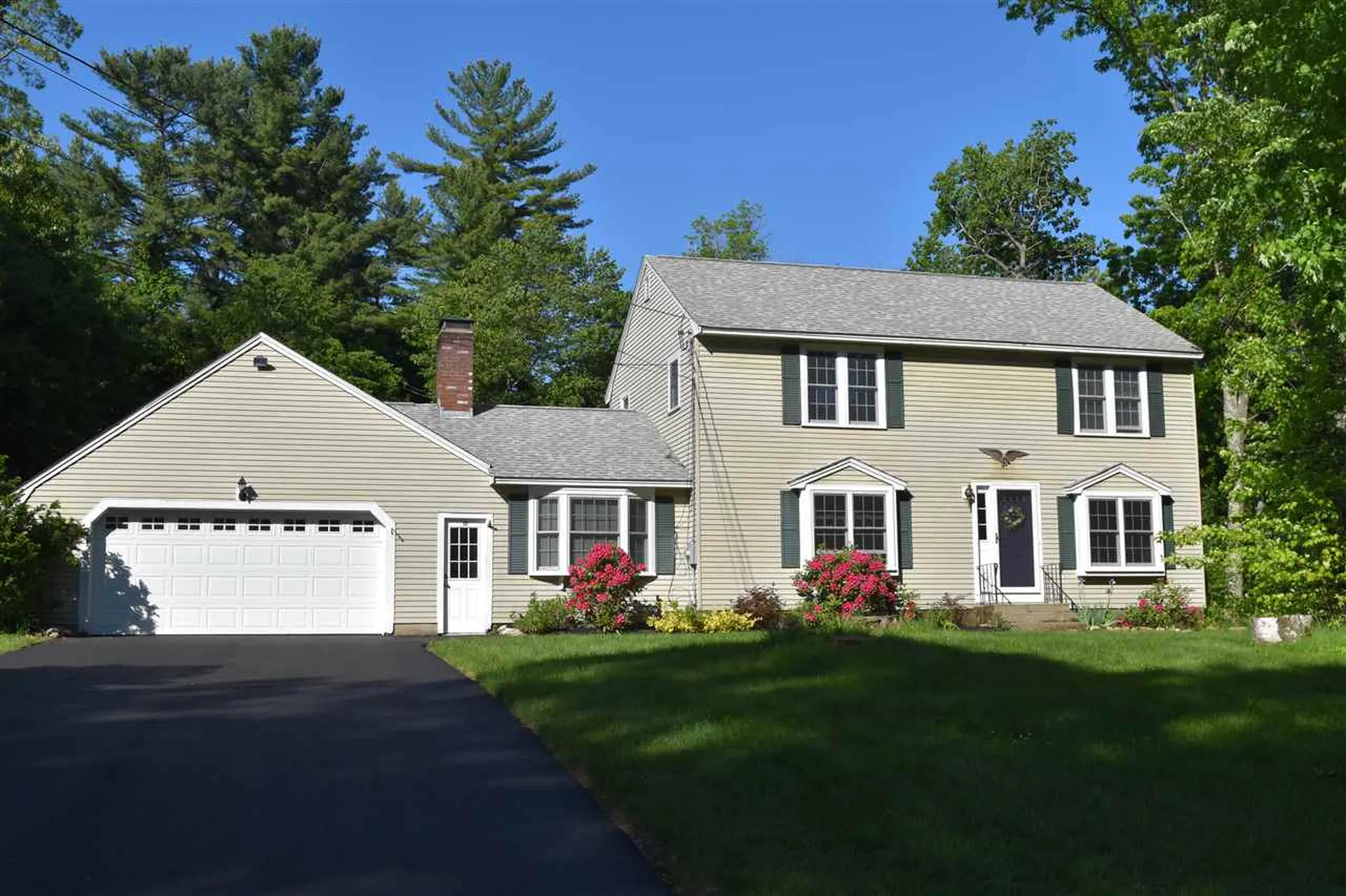 2 King Edward Drive Londonderry NH 03053