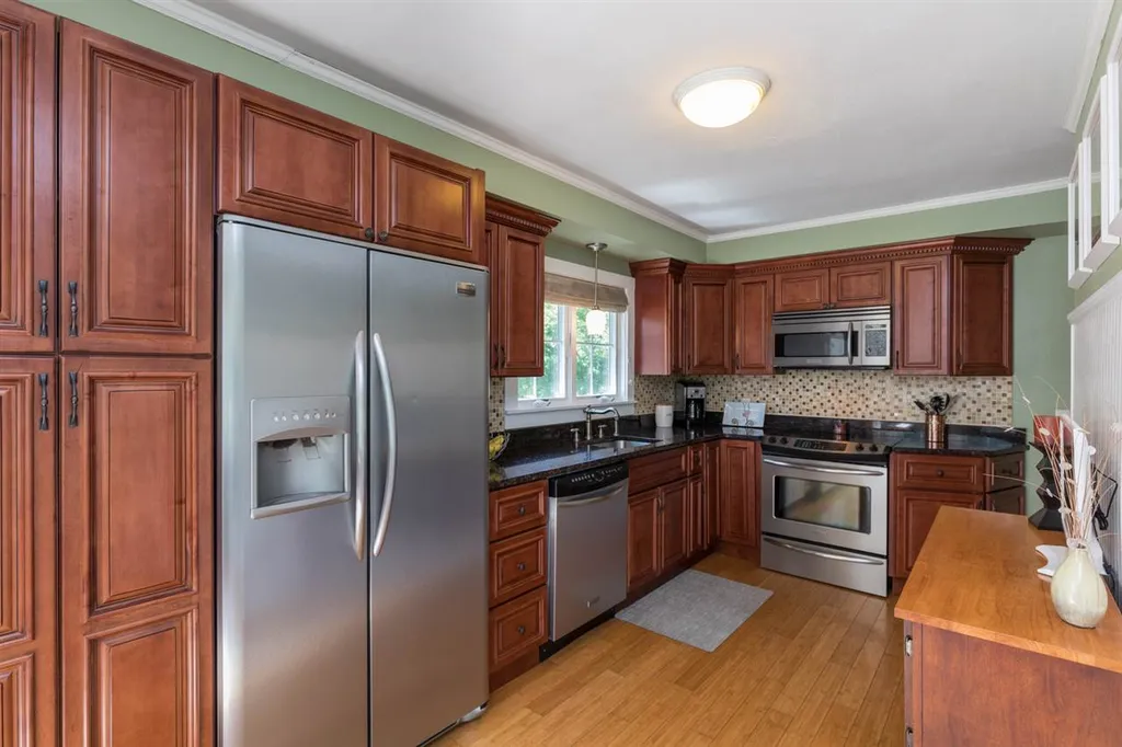27 Fields Road Portsmouth NH 03801