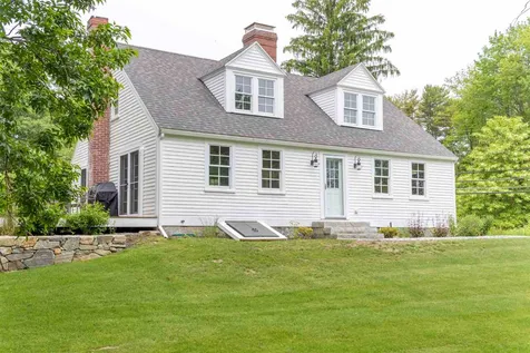 8 Maple Road North Hampton NH 03862