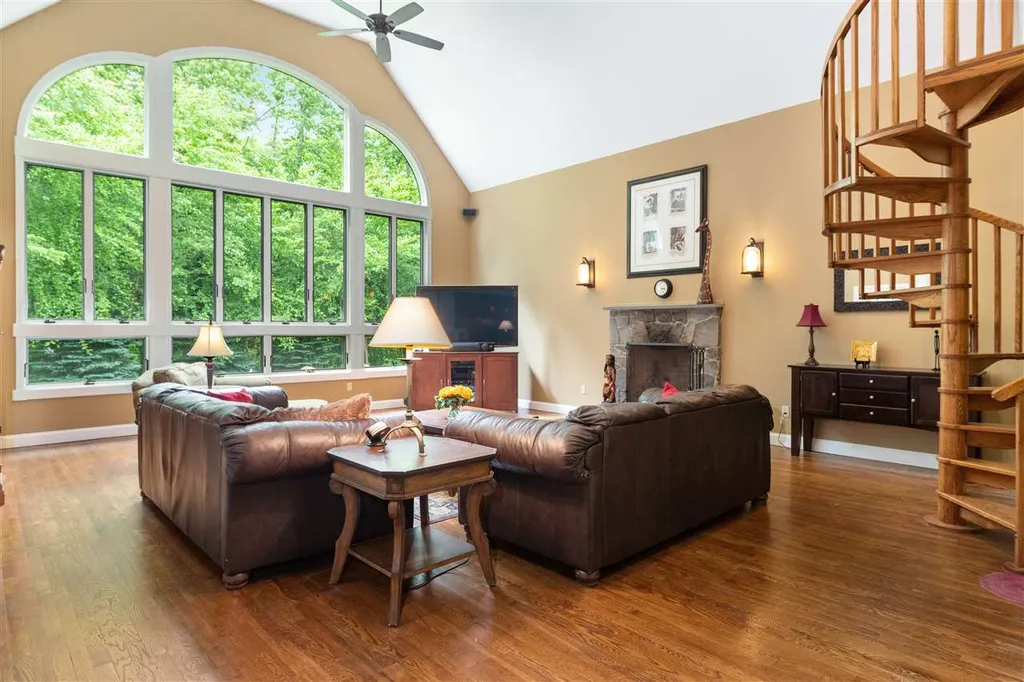2 Highlander Drive North Hampton NH 03862
