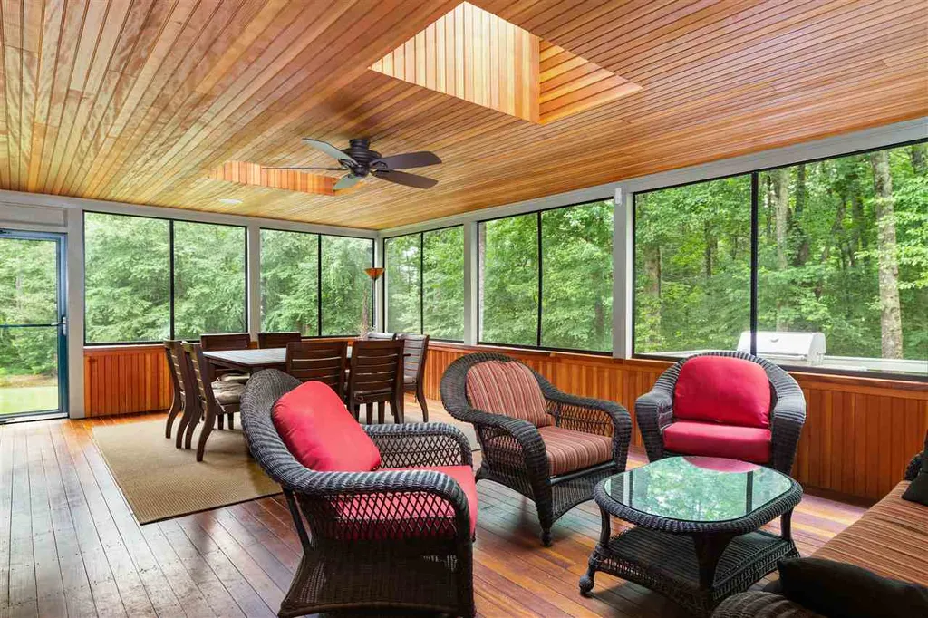 2 Highlander Drive North Hampton NH 03862