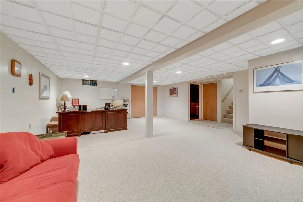 2 Highlander Drive North Hampton NH 03862