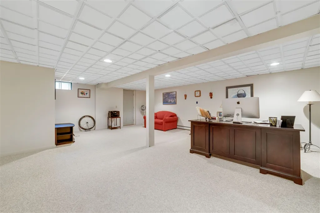 2 Highlander Drive North Hampton NH 03862