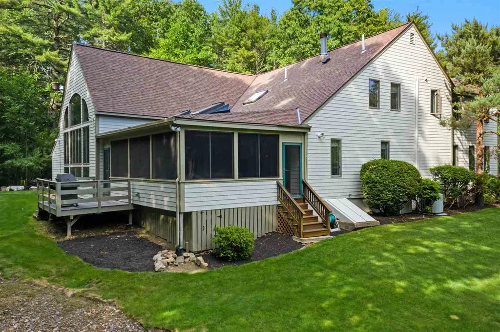 2 Highlander Drive North Hampton NH 03862