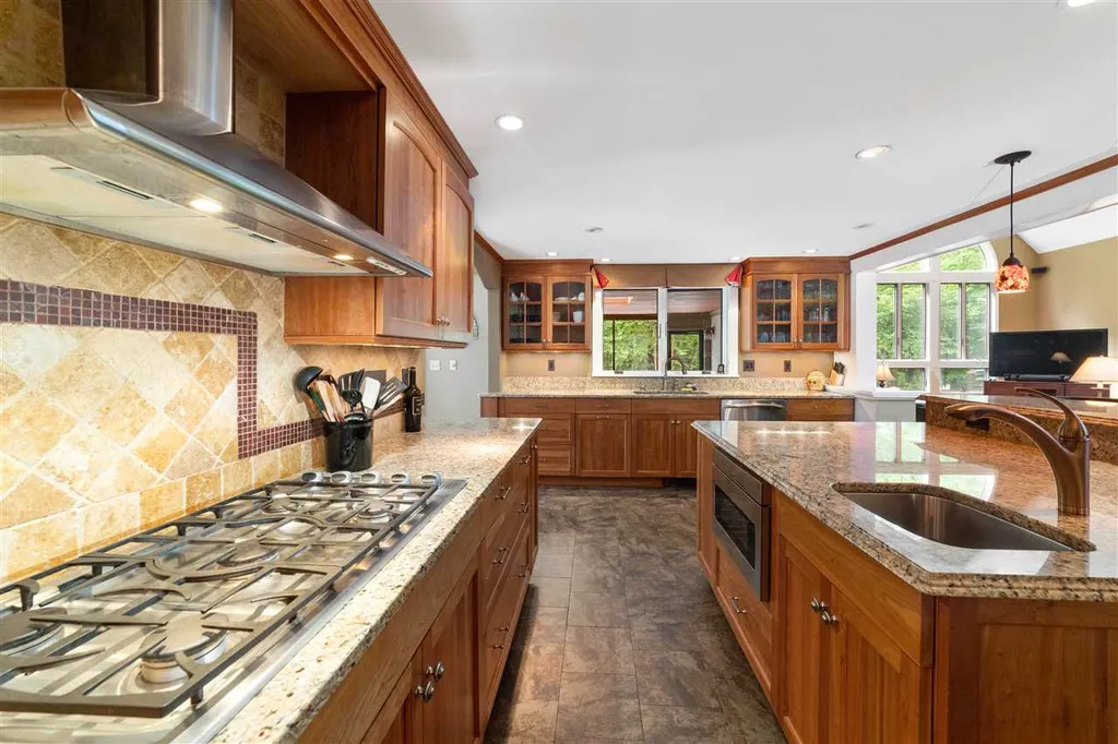 2 Highlander Drive North Hampton NH 03862