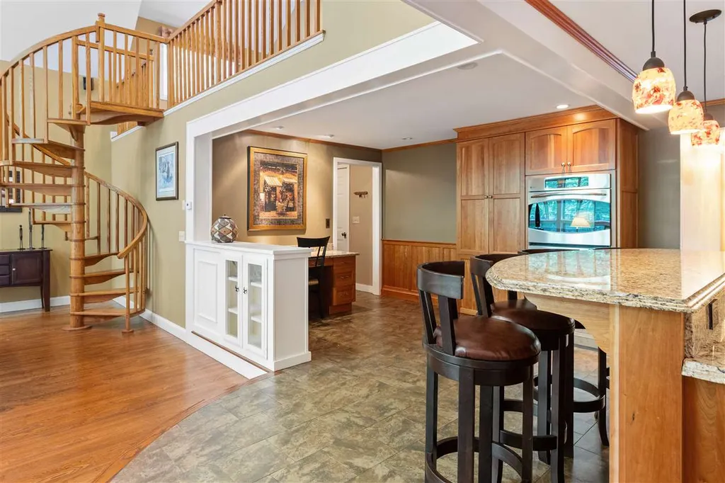 2 Highlander Drive North Hampton NH 03862
