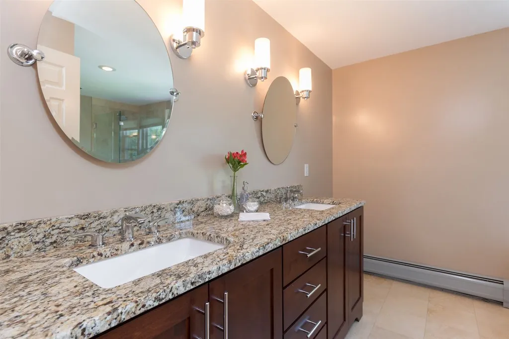 19 Baldwin Way Dover NH 03820