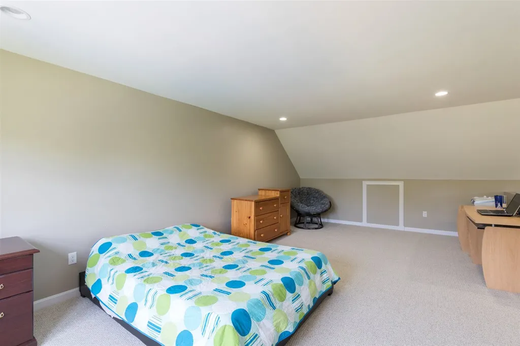 19 Baldwin Way Dover NH 03820