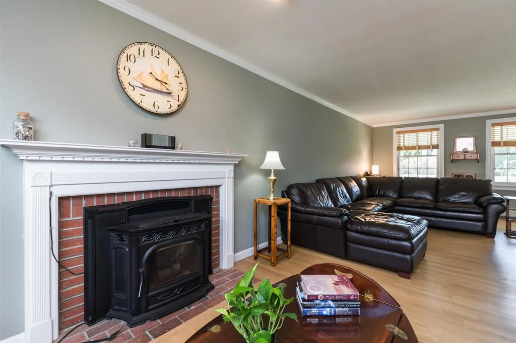 19 Baldwin Way Dover NH 03820