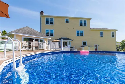 19 Baldwin Way Dover NH 03820