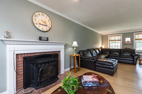19 Baldwin Way Dover NH 03820