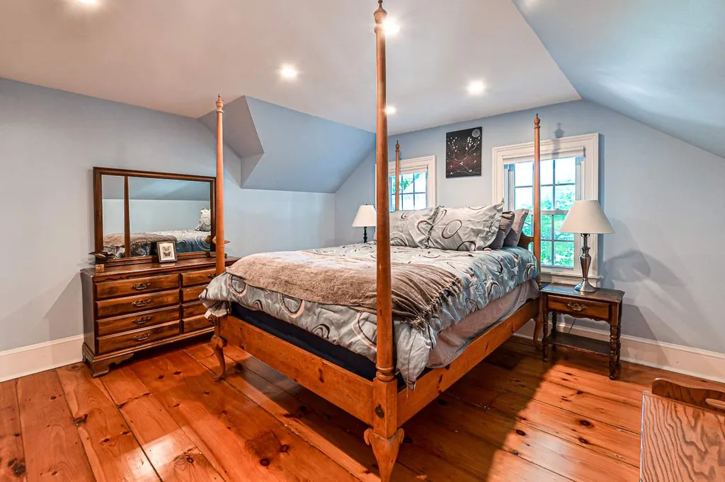 21 Pleasant Street Somersworth NH 03878