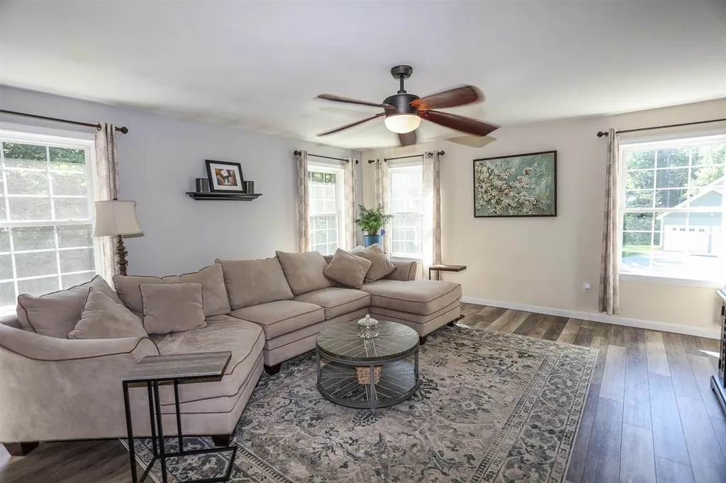 11 Cortland Drive Epping NH 03042