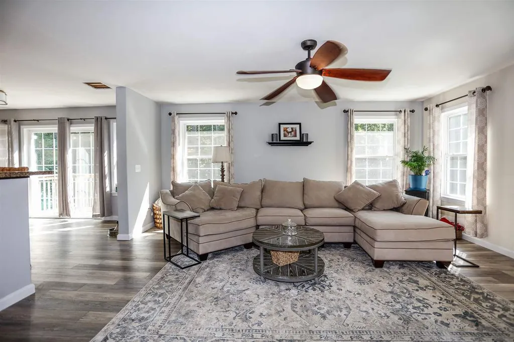 11 Cortland Drive Epping NH 03042