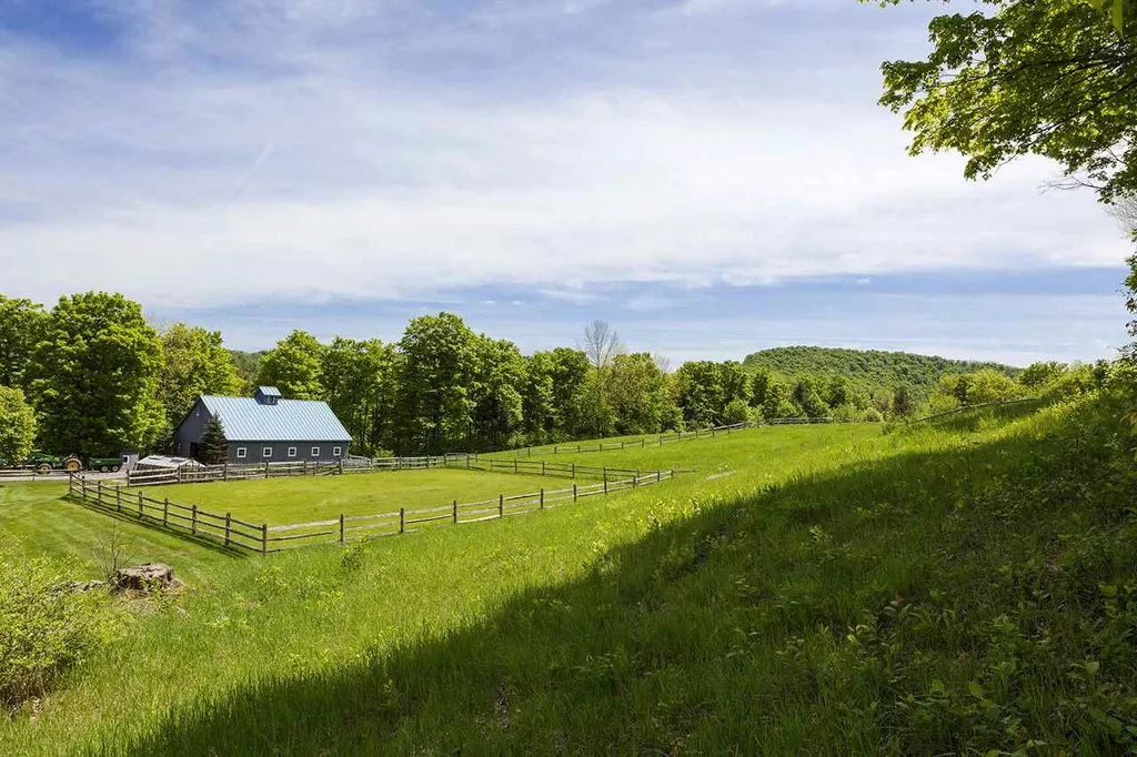 25 Coutu Court Tunbridge VT 05077