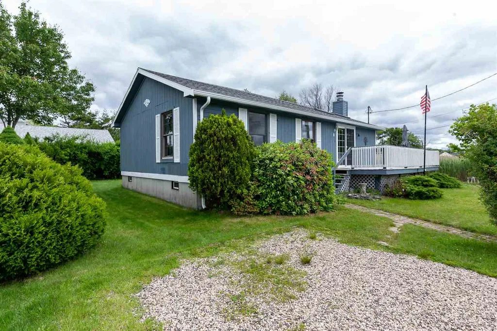 1 Gentian Road Hampton NH 03842