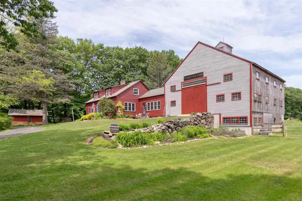 73 Schoolhouse Hill Road Gilford NH 03249