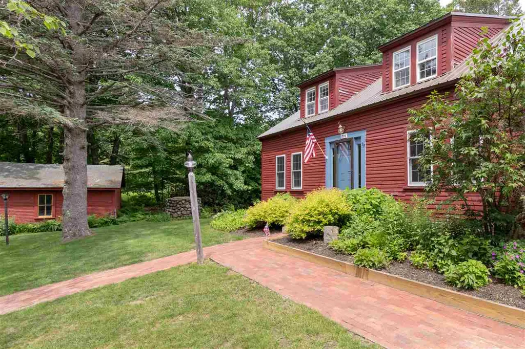 73 Schoolhouse Hill Road Gilford NH 03249