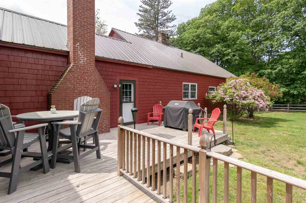 73 Schoolhouse Hill Road Gilford NH 03249