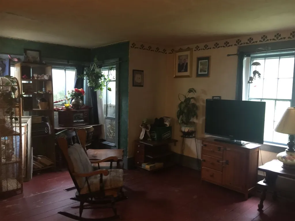 303 Washington Street Barrington NH 03825