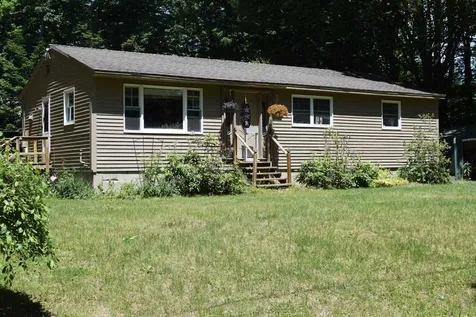 29 Wolfe Den Drive New Hampton NH 03256