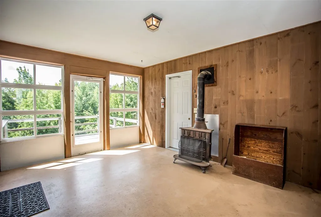 84 Old County Road Dublin NH 03444