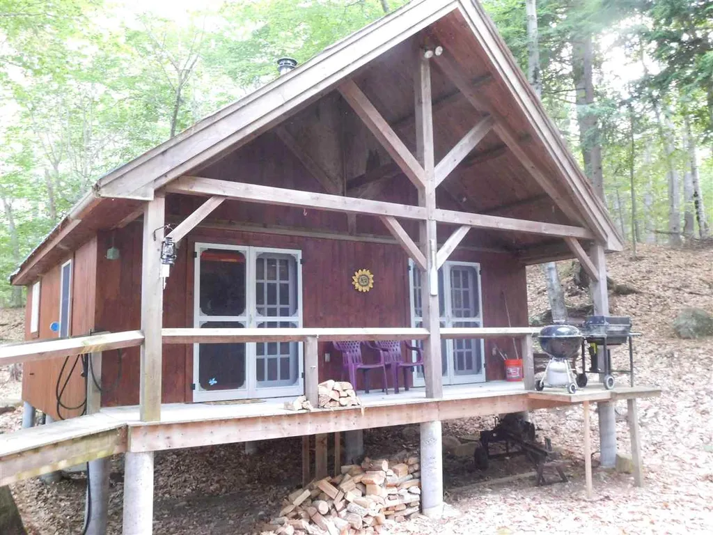 100 West Cove Road Brookfield NH 03872