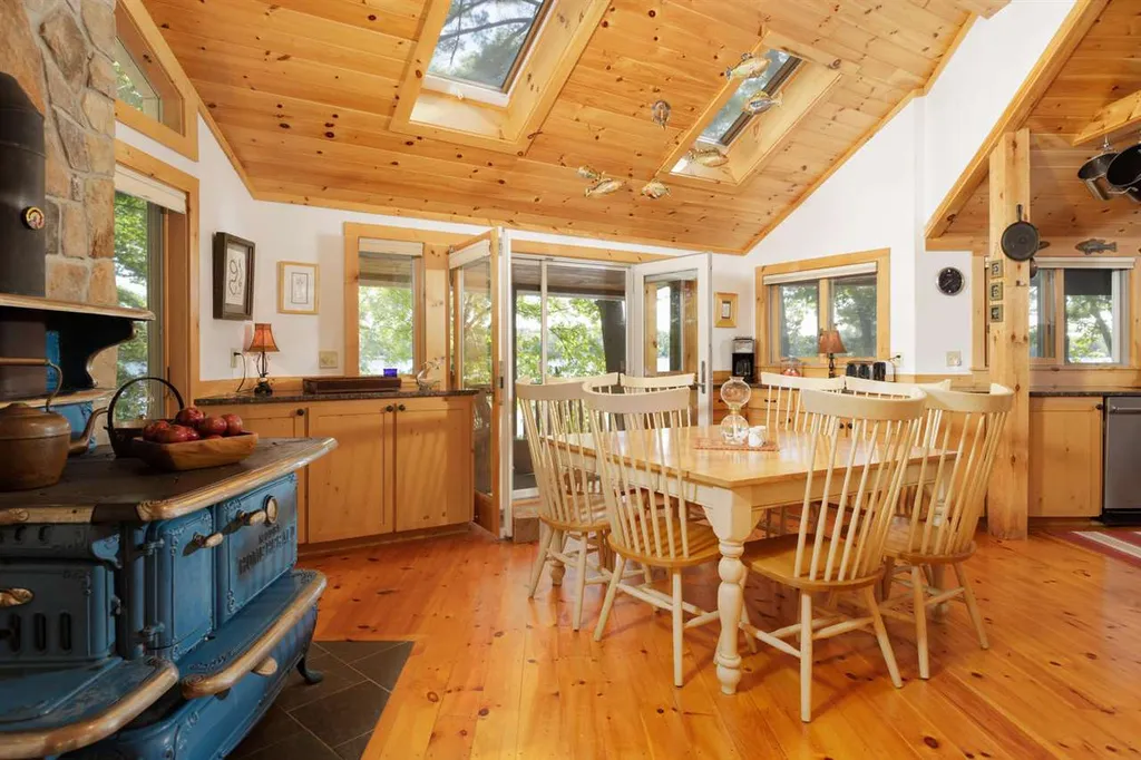 100 West Cove Road Brookfield NH 03872