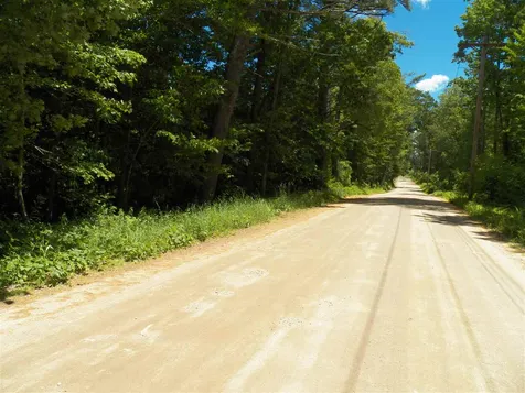 21 Middle Road Deerfield NH 03037
