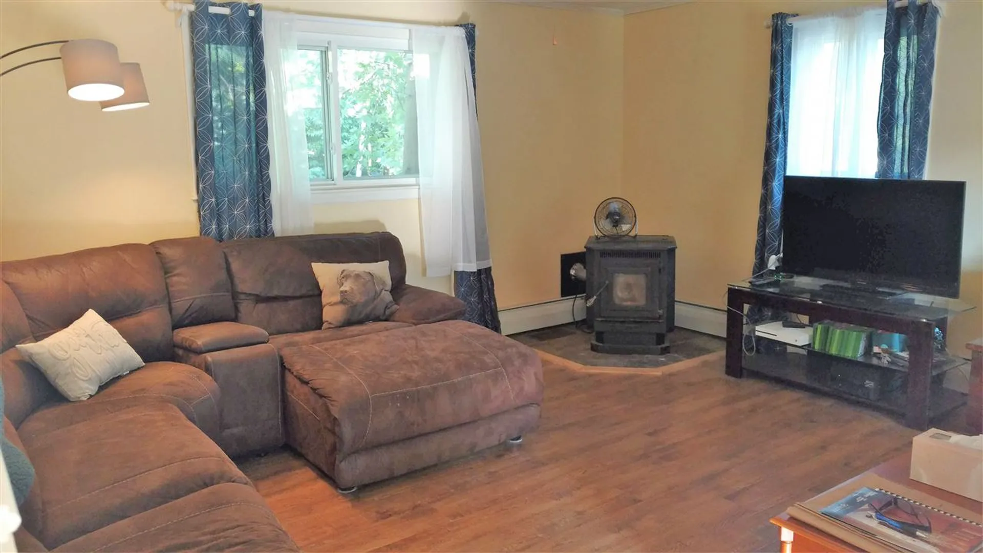 8 Val Street Manchester NH 03103