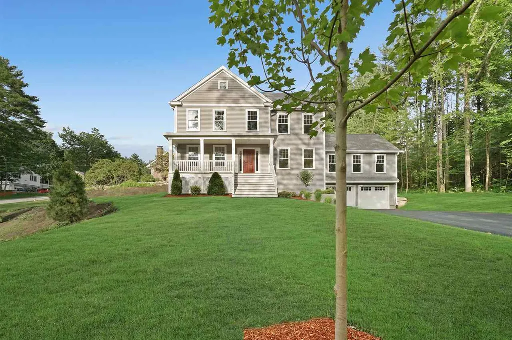 8 Kipling Street Nashua NH 03062