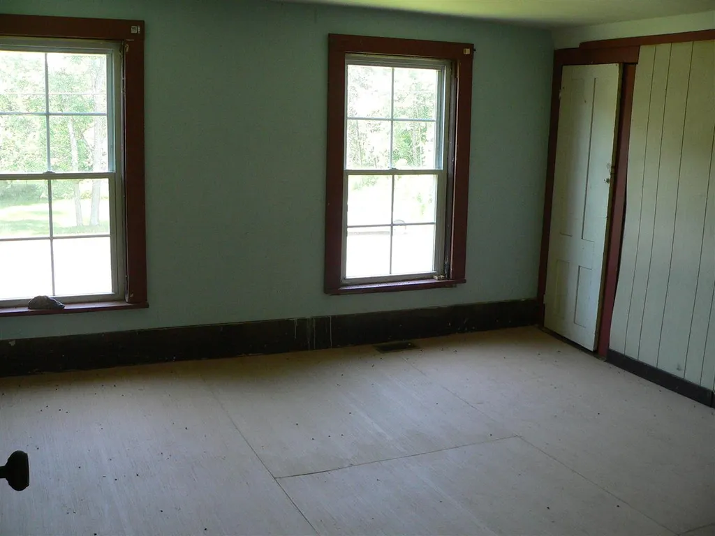 33 Emerson Road Stark NH 03582