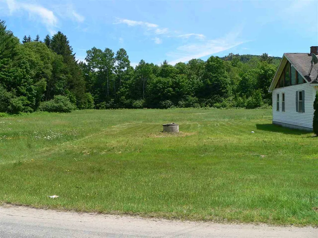 33 Emerson Road Stark NH 03582