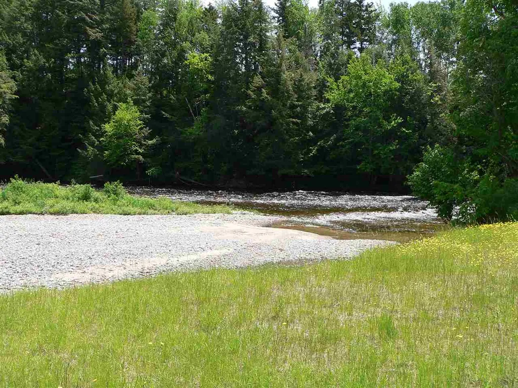 33 Emerson Road Stark NH 03582