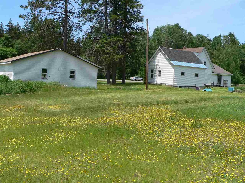 33 Emerson Road Stark NH 03582