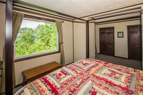 916 Sherwood Drive Mendon VT 05701