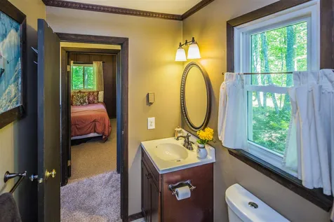 916 Sherwood Drive Mendon VT 05701