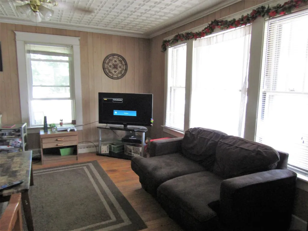 91 Lincoln Street Laconia NH 03246