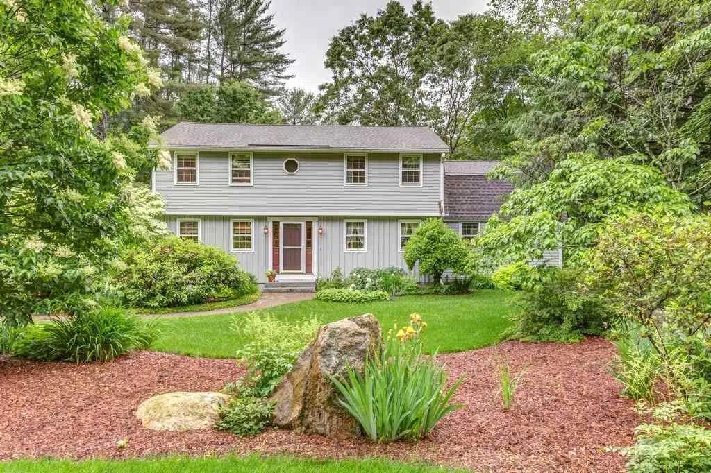 4 Williamsburg Drive Amherst NH 03031